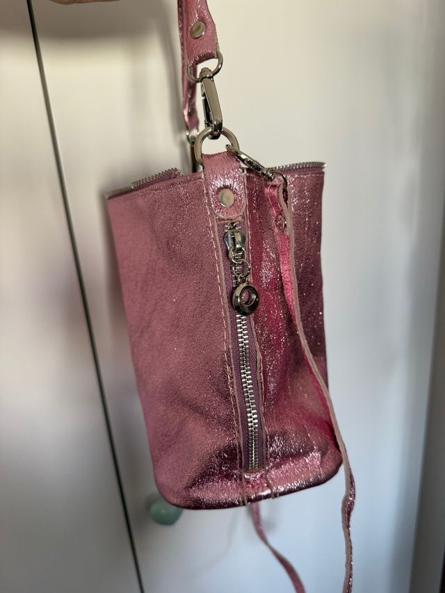 Bolso rosa metalizado piel