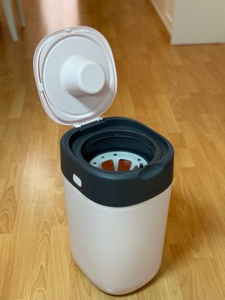 Contenedor de pañales tommee tippee