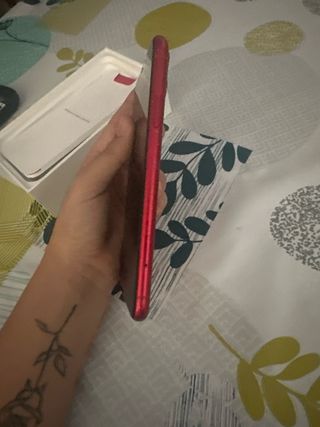 iPhone 11 rosso (Apple)
prezzo negoziabile 