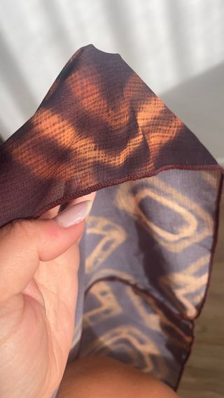 Falda larga estampada marrón-negra