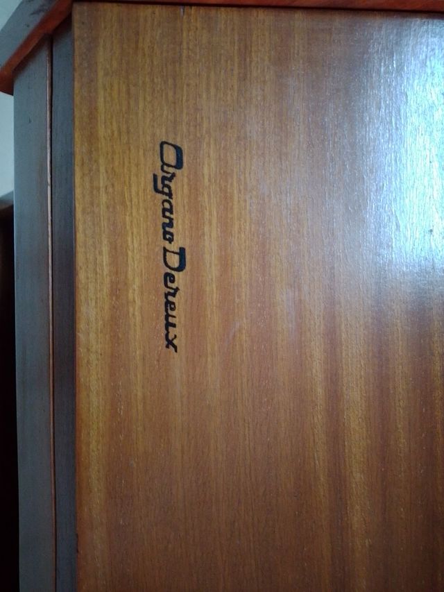 Piano Órgano antiguo de madera