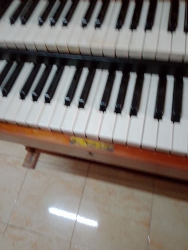 Piano Órgano antiguo de madera