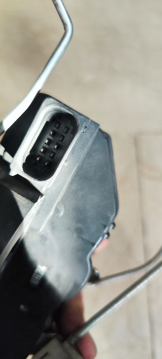 Cerradura puerta delantera izquierda Opel Insignia
