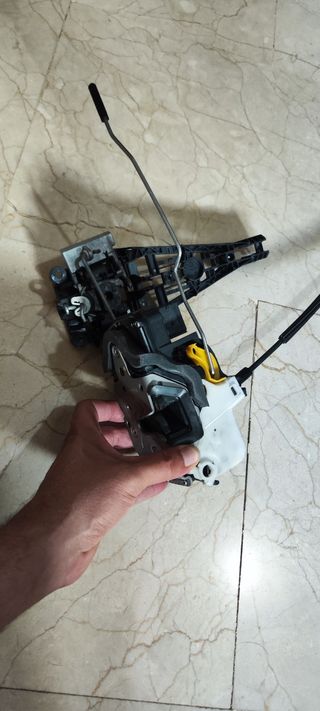 Cerradura puerta delantera izquierda Opel Insignia