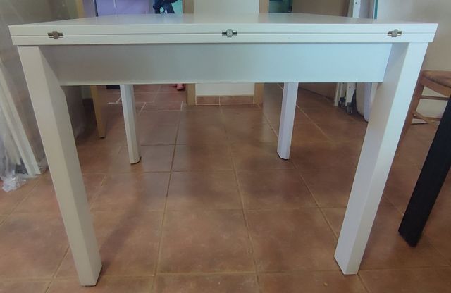 Mesa blanca extensible 90x90