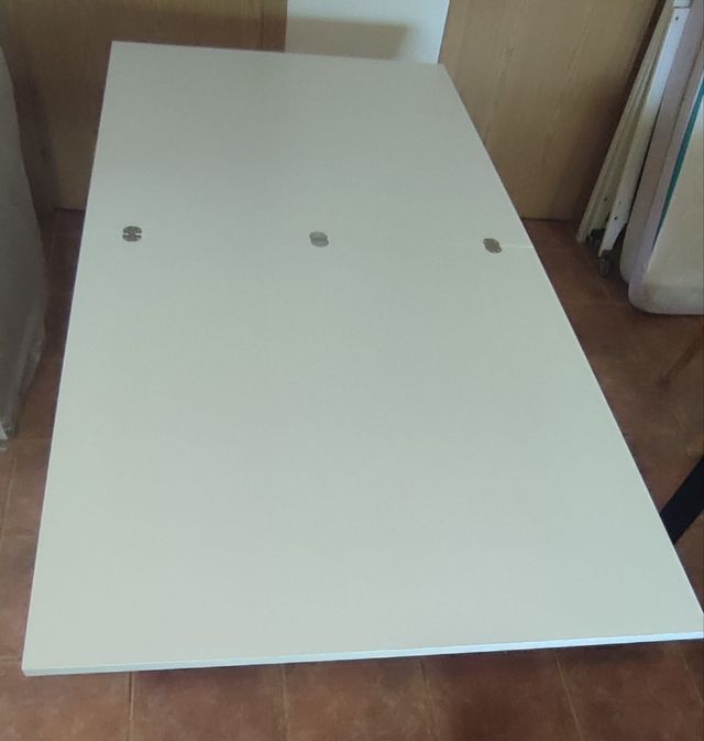 Mesa blanca extensible 90x90