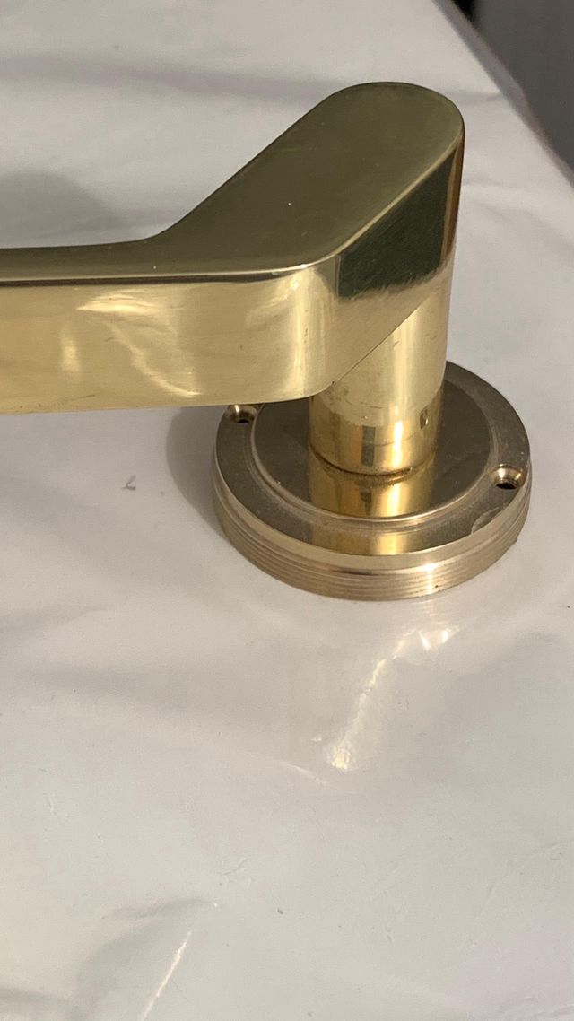 3 Tiradores dorados para puerta