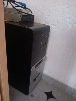Torre PC + extras