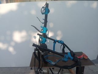 Portabicicletas marca B-TWIN es para  3 bicis. 
