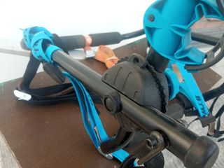 Portabicicletas marca B-TWIN es para  3 bicis. 