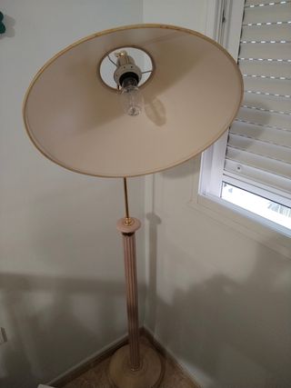 Lámpara salón pie beige-dorado