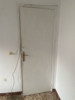 varias Puerta blanca interior 