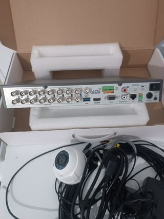 2 cámaras y grabadora CCTV Safire 16CH.