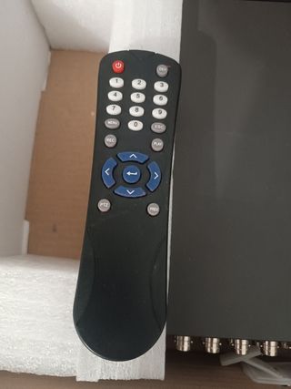 2 cámaras y grabadora CCTV Safire 16CH.