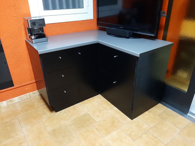 Mueble rinconero con cajones y armario