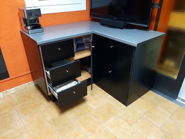 Mueble rinconero con cajones y armario