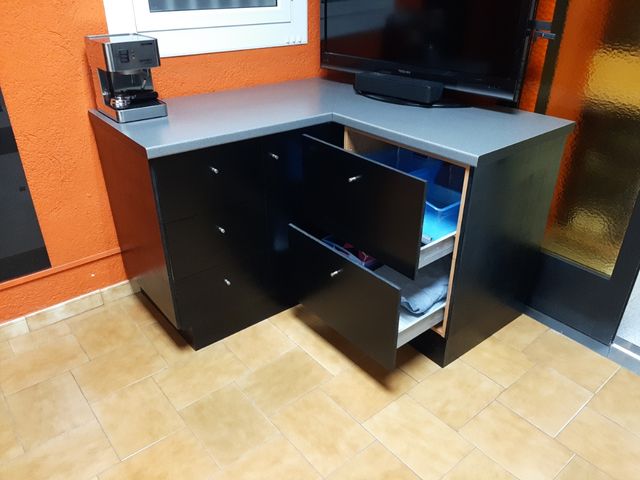 Mueble rinconero con cajones y armario