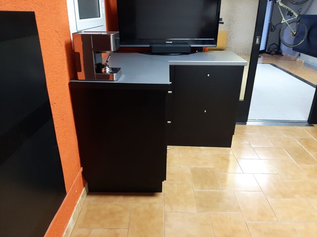 Mueble rinconero con cajones y armario
