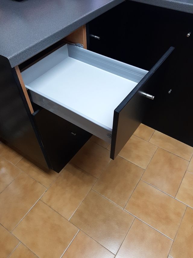 Mueble rinconero con cajones y armario