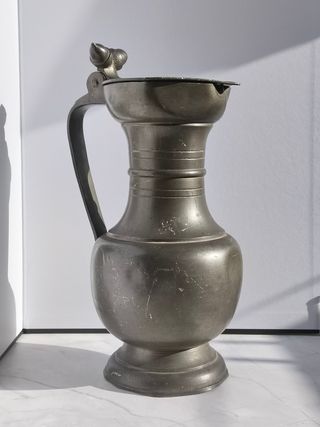 Jarra Peltre Antigua con Tapa