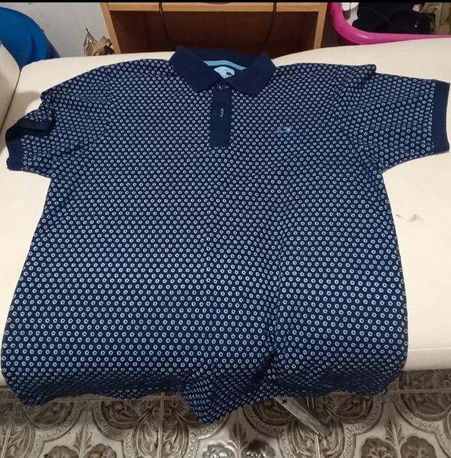 Polo azul marino estampado S/M