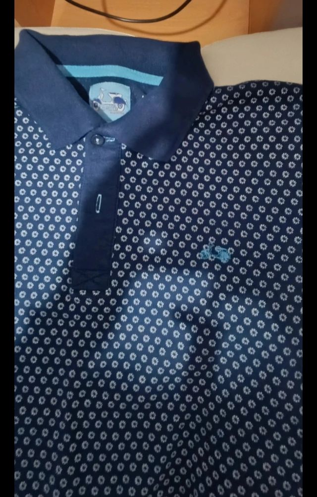 Polo azul marino estampado S/M