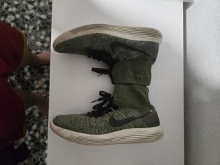 Zapatillas Nike - Talla 43 - Verde Oliva