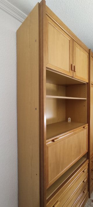 Armario madera marrón multiusos