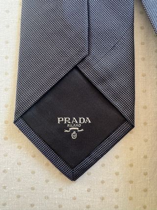 Corbata Prada
