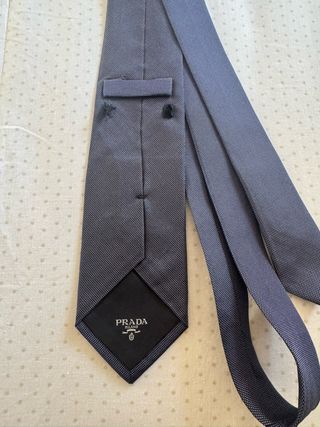 Corbata Prada