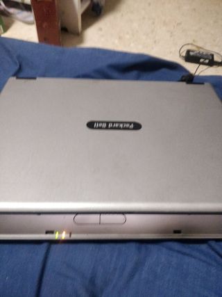 
Portátil Packard Bell plateado precio negociable 