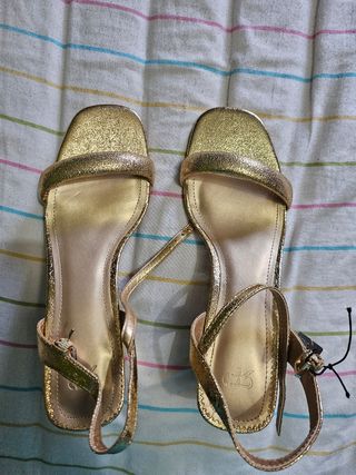 Sandalias Parfois doradas - Talla 39