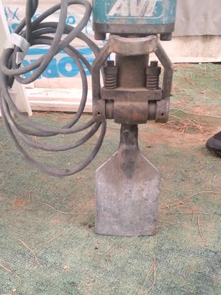 Martillo demoledor Makita HM1810