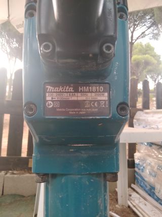 Martillo demoledor Makita HM1810
