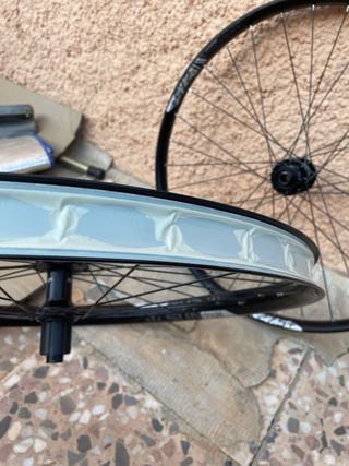 Ruedas Sun Ringle 27.5+ NUEVA
ANCHO DE 40
DUROC 40