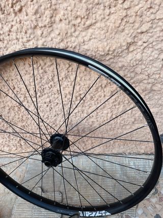 Ruedas Sun Ringle 27.5+ NUEVA
ANCHO DE 40
DUROC 40
