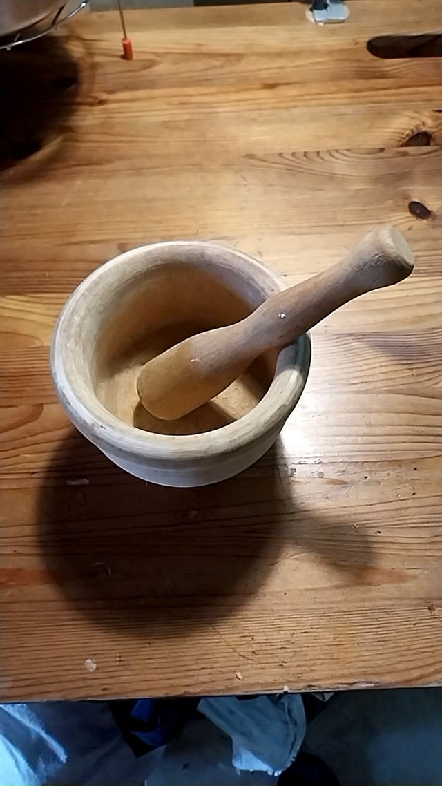 Mortero de madera antiguo