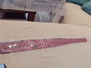 Corbata 60% seda granate.