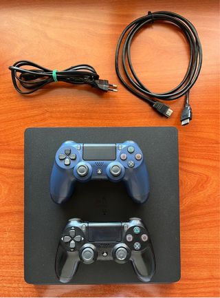 PS4 (PlayStation 4) negra + 2 mandos