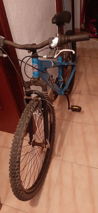 Bicicleta de montaña de la marca Monty