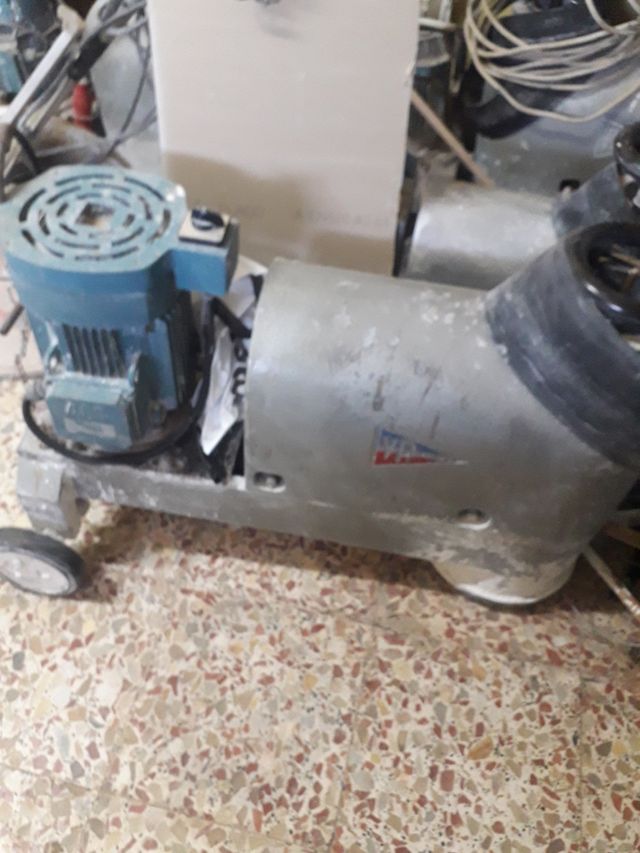 2 Máquinas pulir suelos