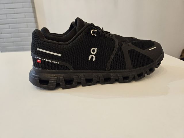 Deportiva On Cloud 6 - Negra