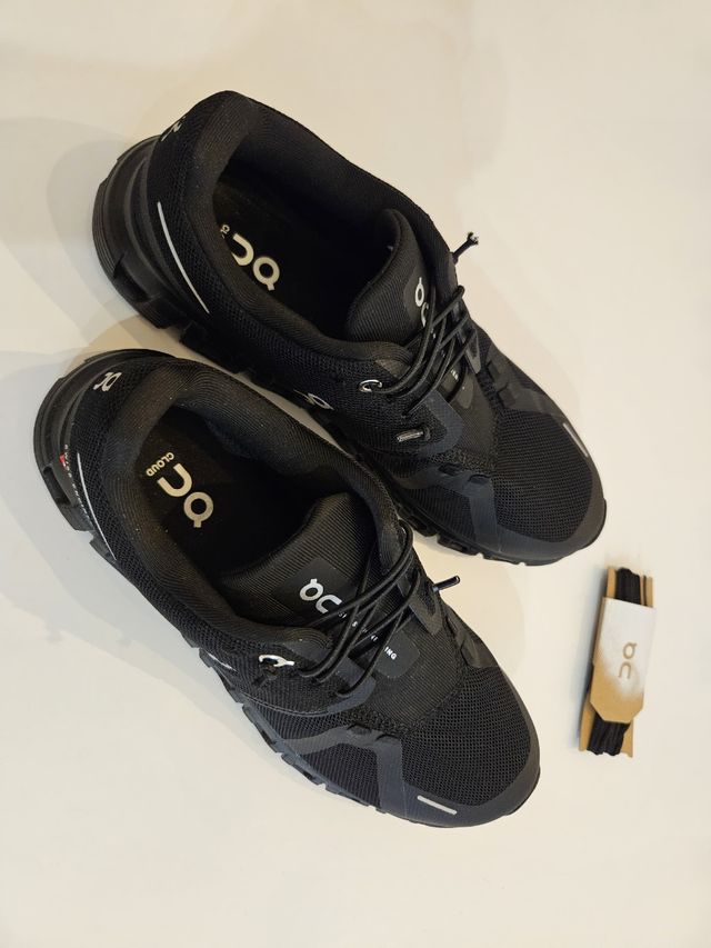 Deportiva On Cloud 6 - Negra