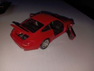 Coche Porsche 911 Carrera (1997) escala 1/24