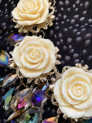Collar Teria Yabar - beige y dorado