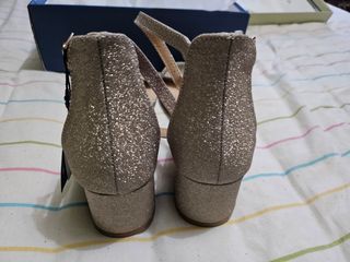 Sandalias MARYPAZ doradas purpurina talla 39