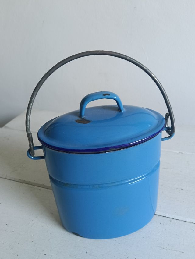 Gavetta smaltata vintage azzurra