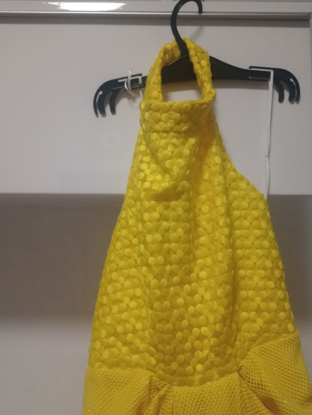 Vestido dando buena forma a las caderas .fiesta