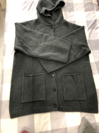 Chaqueta punto capucha ZARA
