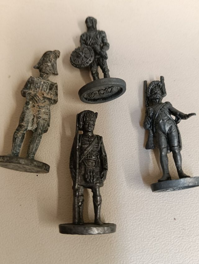 4 Soldatini metallo vintage